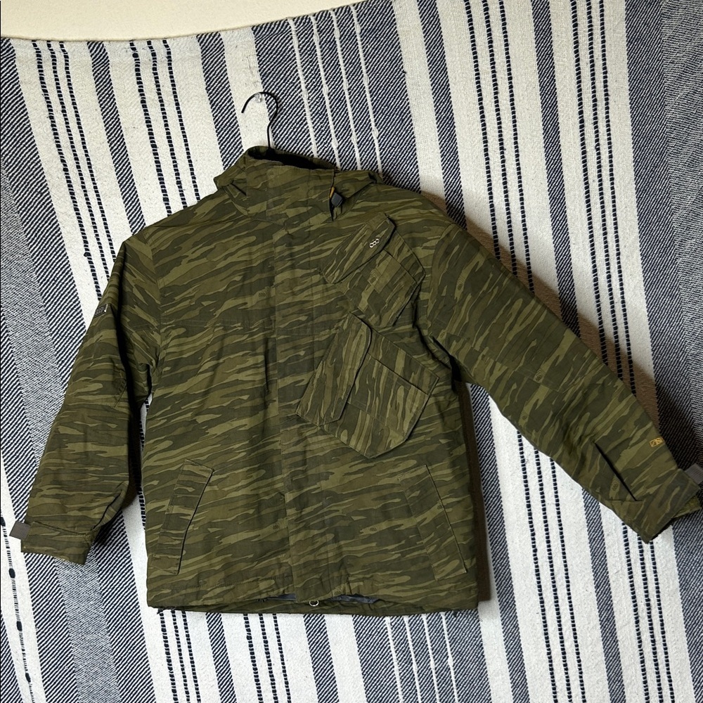 686 Smarty Hooded Snowboarding Jacket